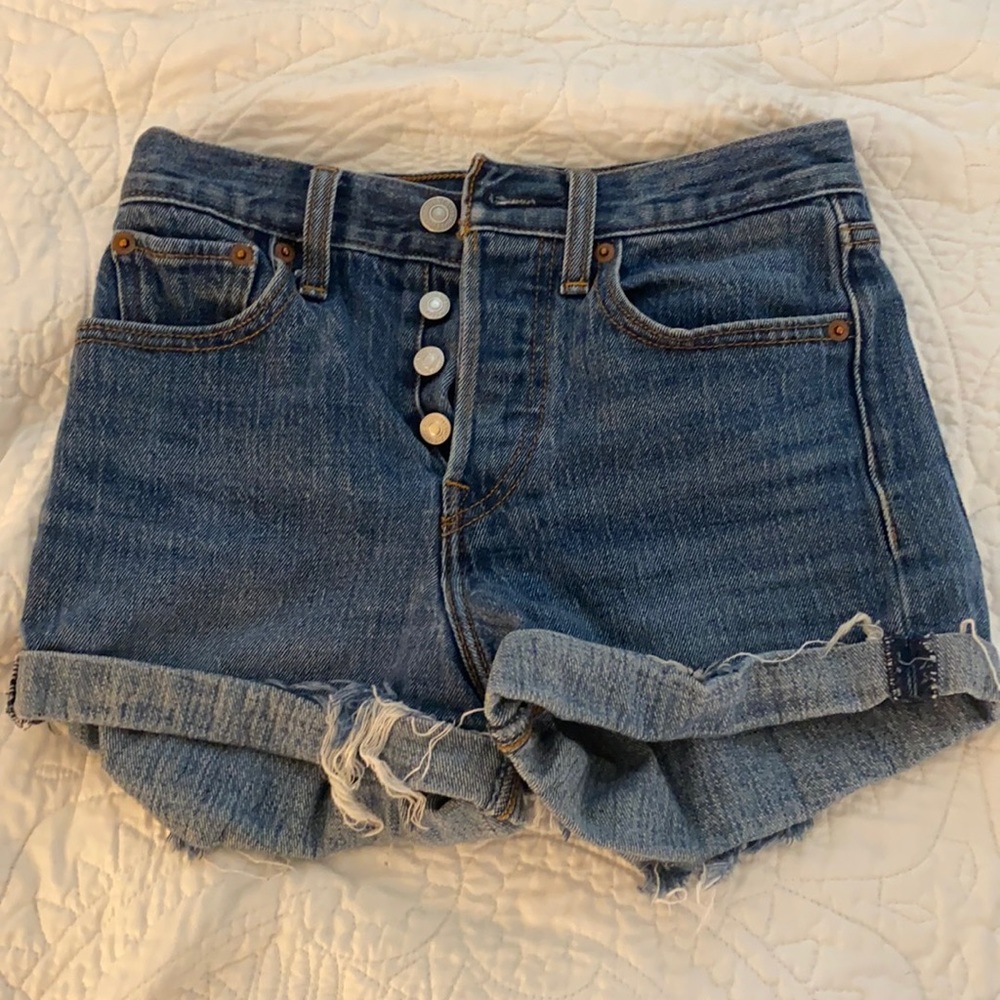 Levi wedgie fit shorts